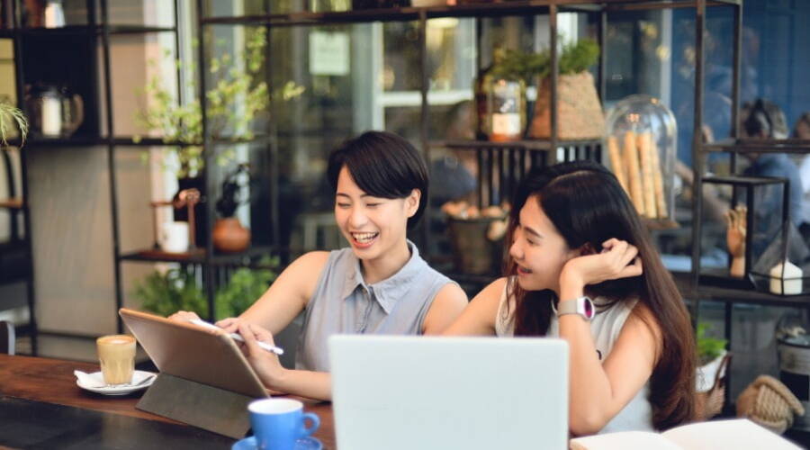 Young workers are being trained in Outplacement service