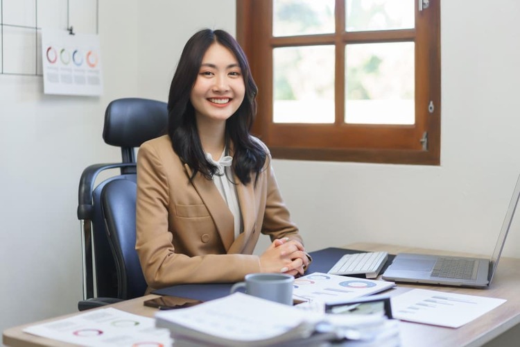 An RPO service consultant from Manpower Vietnam is smiling