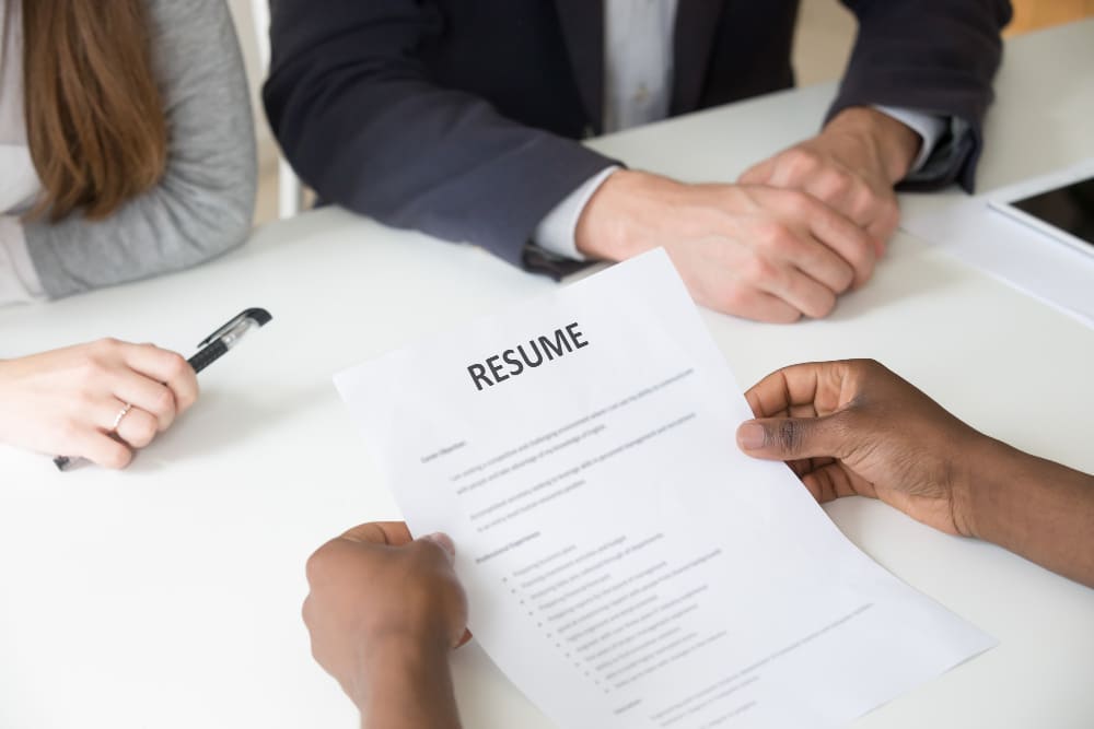 Tiềm năng hay Bằng cấp: Nhà tuyển dụng chọn gì cho tương lai?