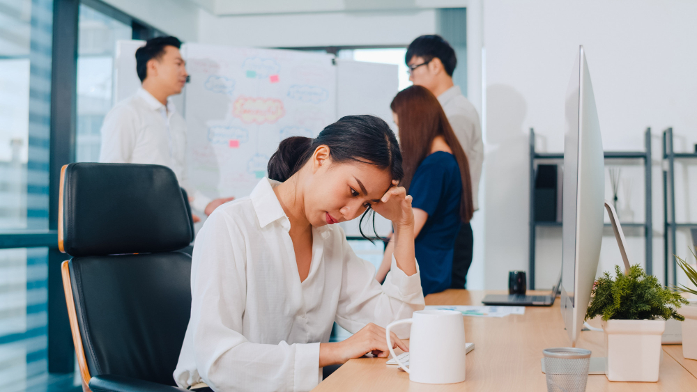 New employees feeling overwhelmed during an HR induction training session