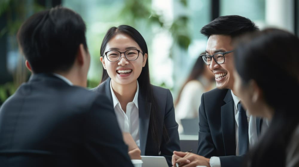 RPO Service Consultant from Manpower Vietnam is having a meeting with a client