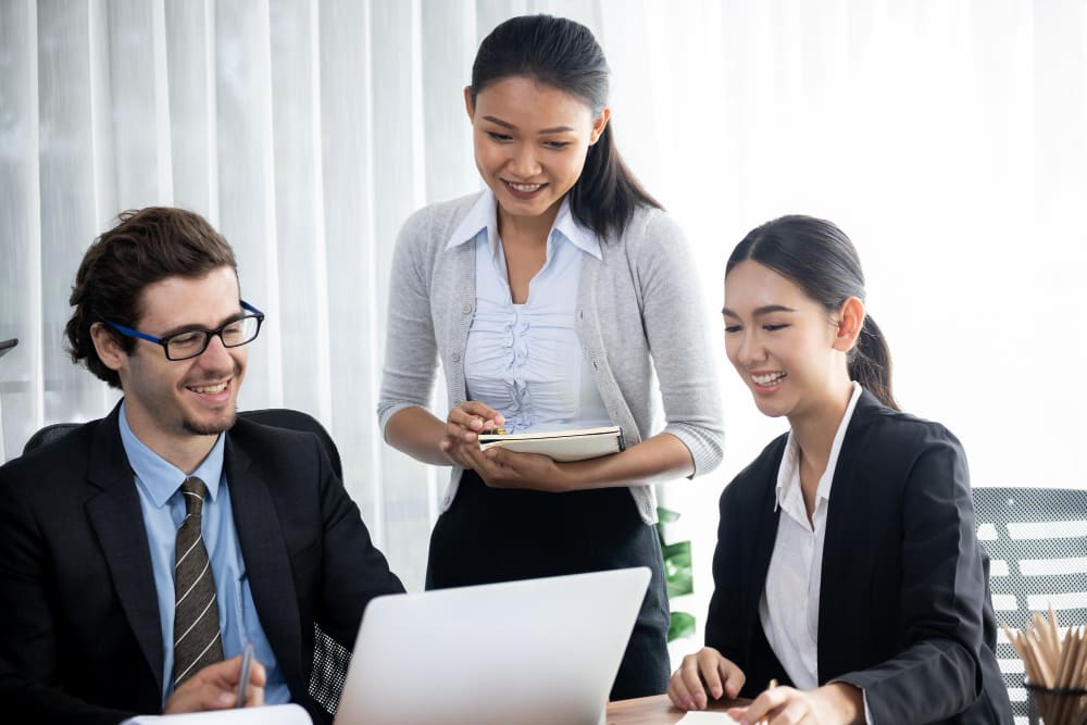 Manpower Vietnam’s consultant experts is presenting the permanent recruitment solutions to potential clients