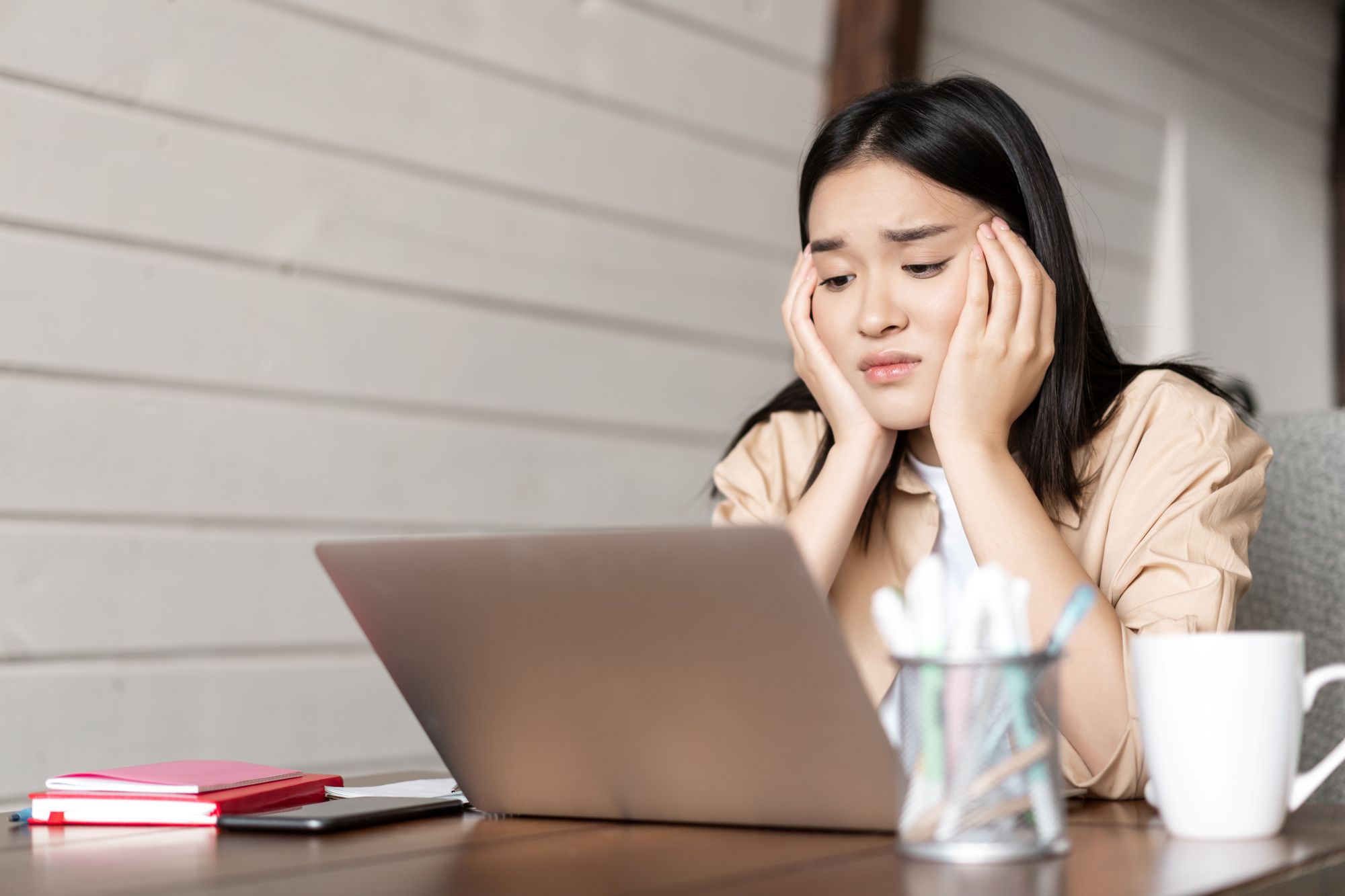 labors feel distress for losing jobs