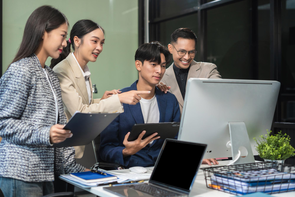 Vietnam’s Reverse Migration professionals collaborating to shape Vietnam’s sustainable economic future.