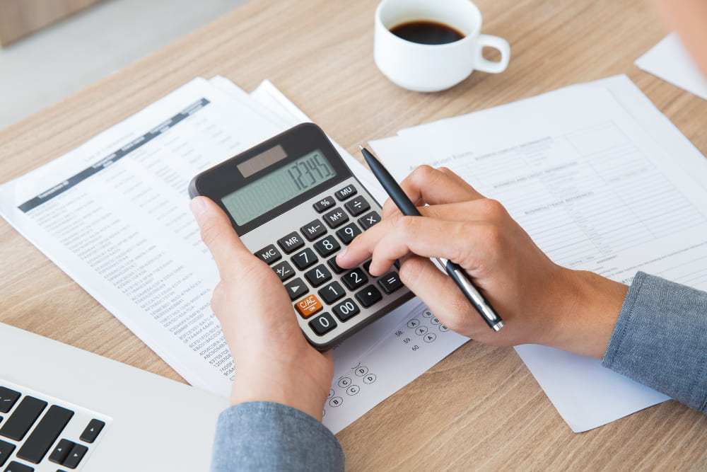 Payroll in statutory compliance in HR