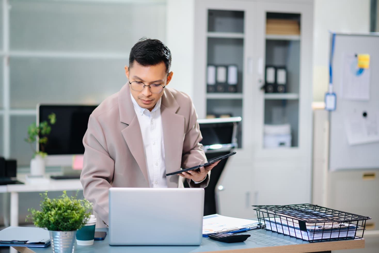 supervisor onboarding a local team member during a one-on-one meeting