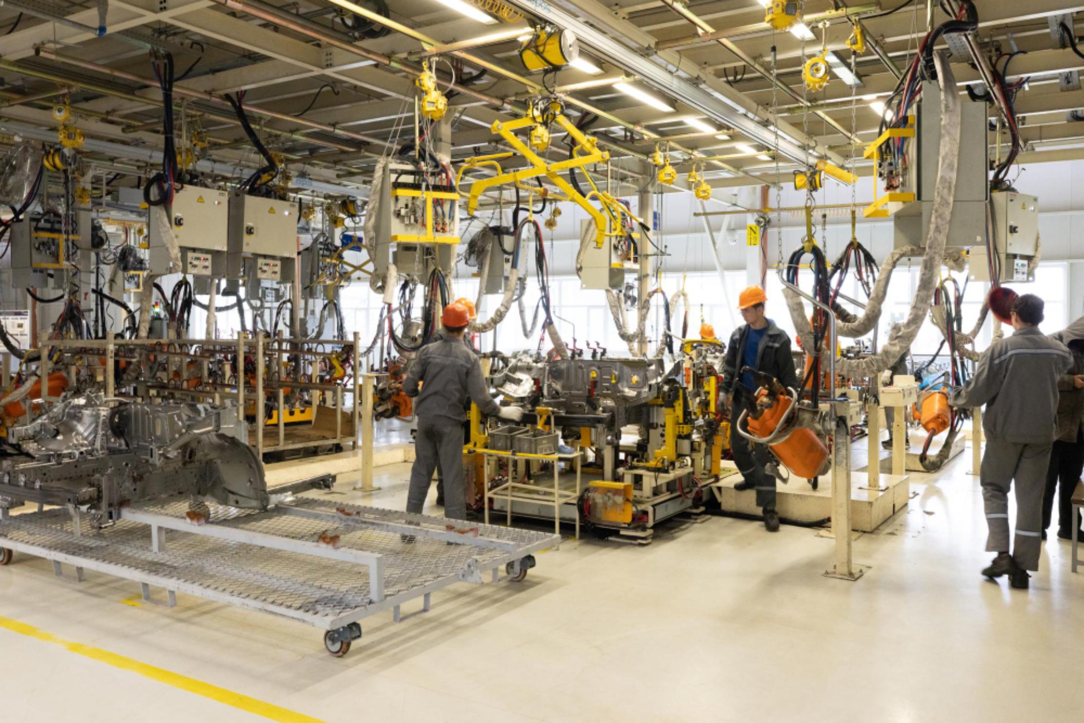 An automotive manufacturer implement strategic workforce planning when expand in Vietnam